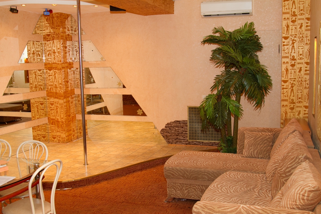 Большой зал Царица Египта