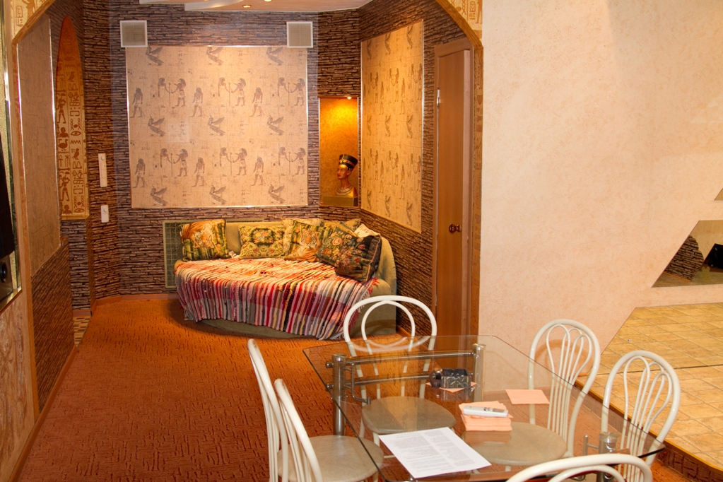 Большой зал Царица Египта