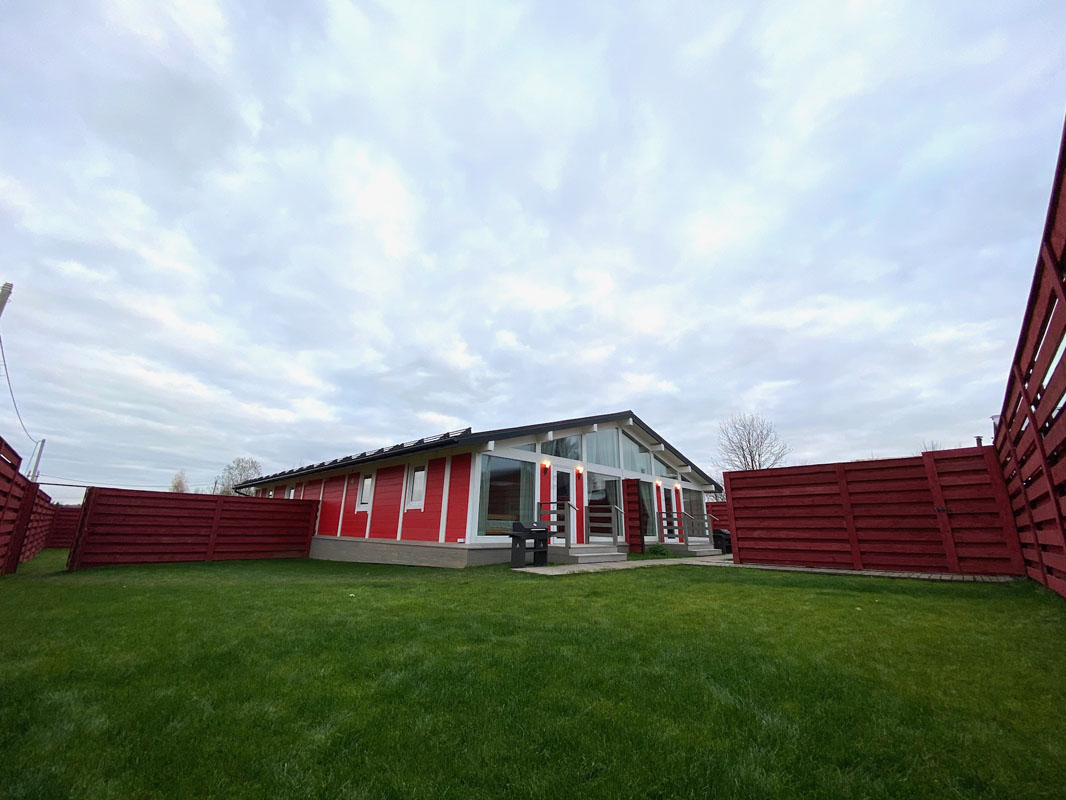 Дом № 2 Canada House